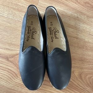 NEW black Sabahs Men 43 (11-11.5)